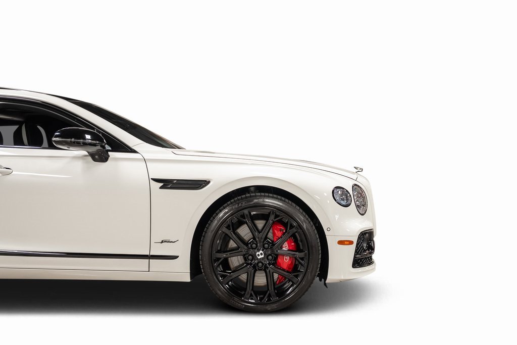 Used 2023 Bentley Flying Spur W12 image 30