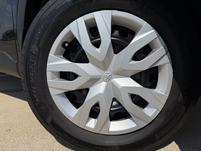 Used 2025 Toyota Corolla Cross AWD Hybrid image 8