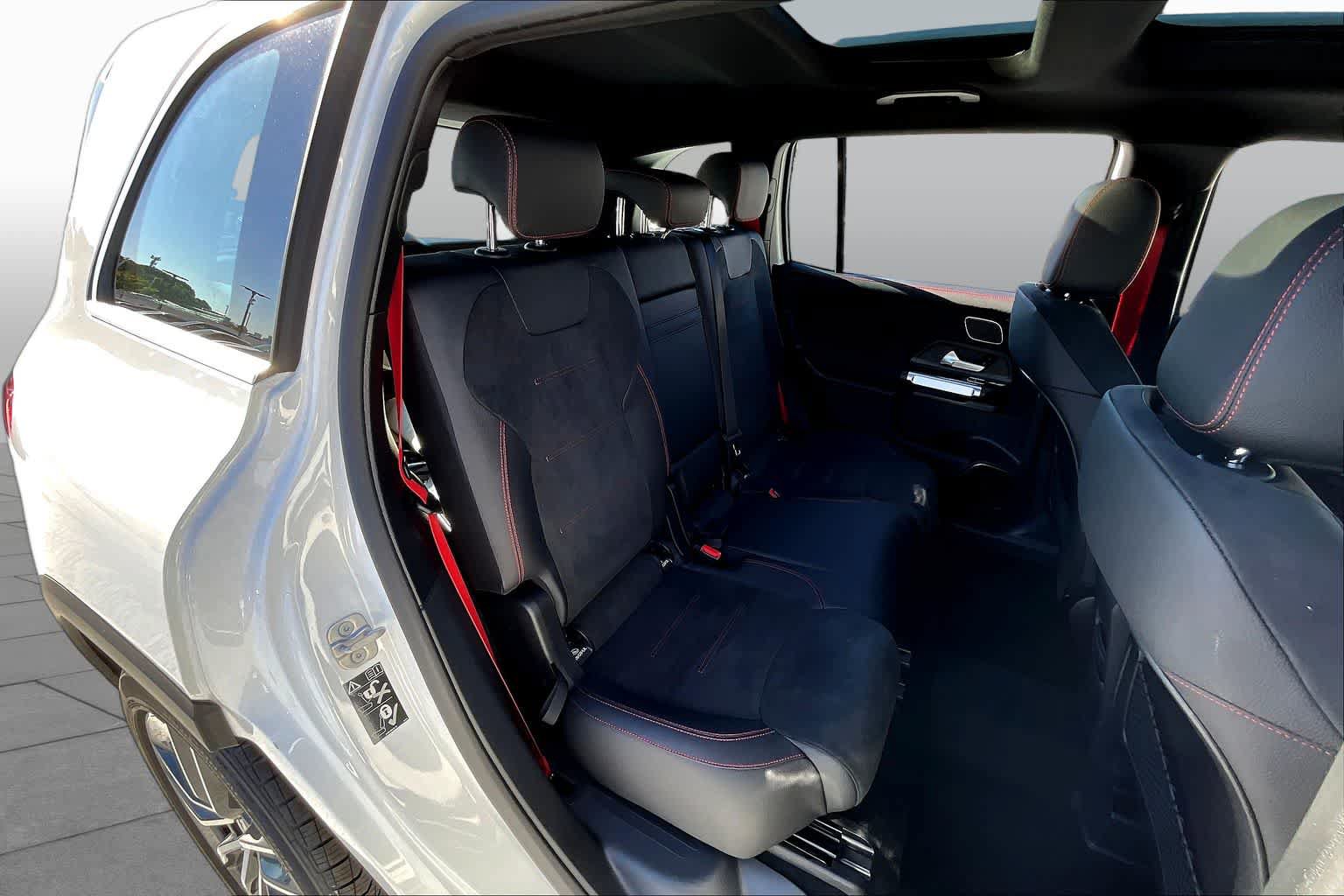 Used 2025 Mercedes-Benz GLB 35 AMG 4MATIC image 20
