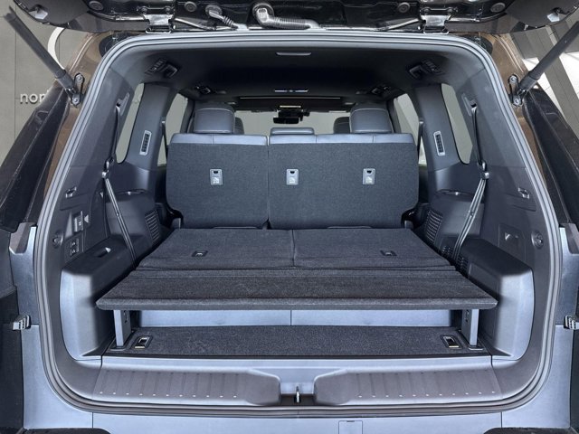 Certified 2025 Lexus LX 700h F Sport image 20