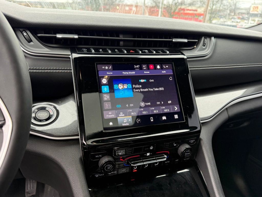 Used 2023 Jeep Grand Cherokee L Laredo image 19