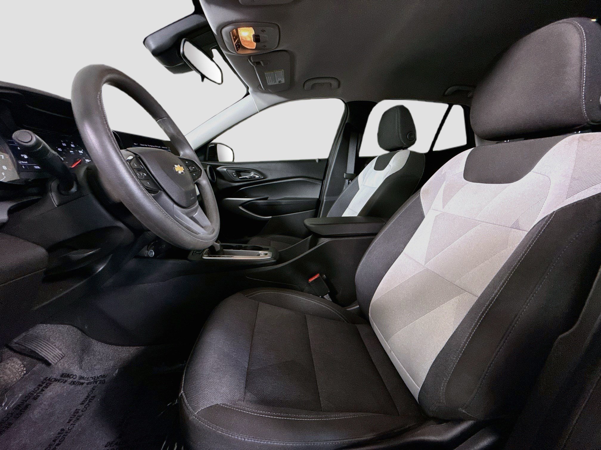 Used 2024 Chevrolet Trax LS w/ LS Convenience Package FWD image 21