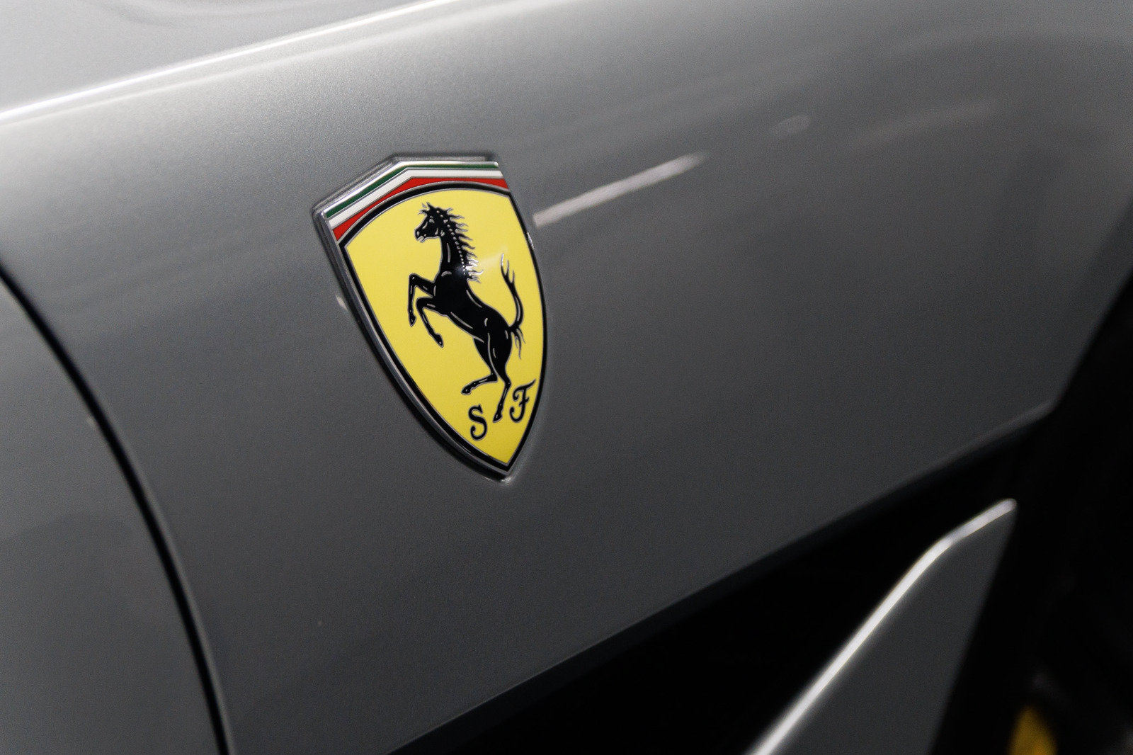 Used 2019 Ferrari Portofino RWD image 26