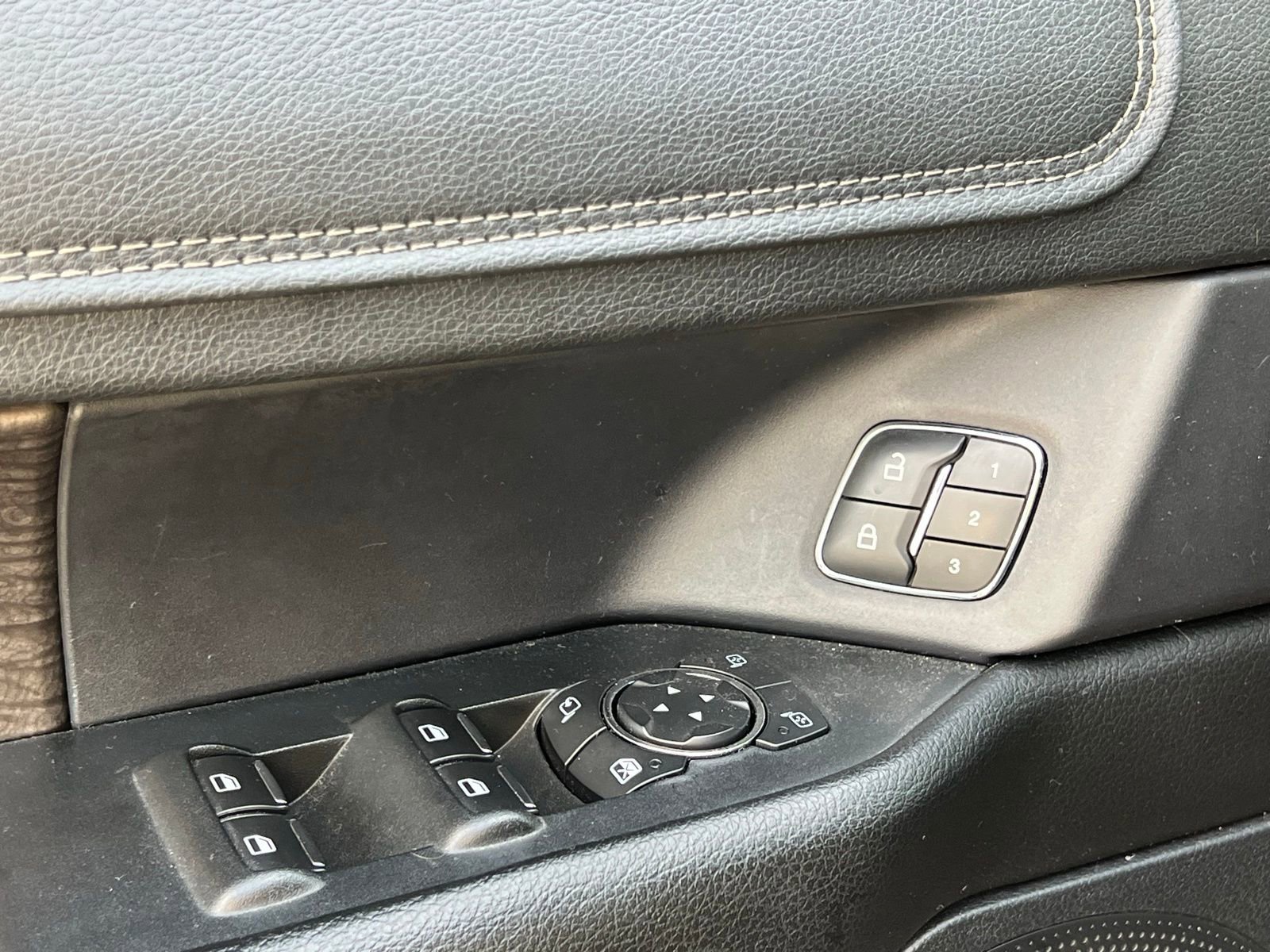 Used 2018 Ford Expedition Limited w/ Equipment Group 301A image 27