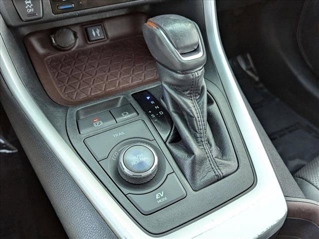 Used 2019 Toyota RAV4 Limited image 12