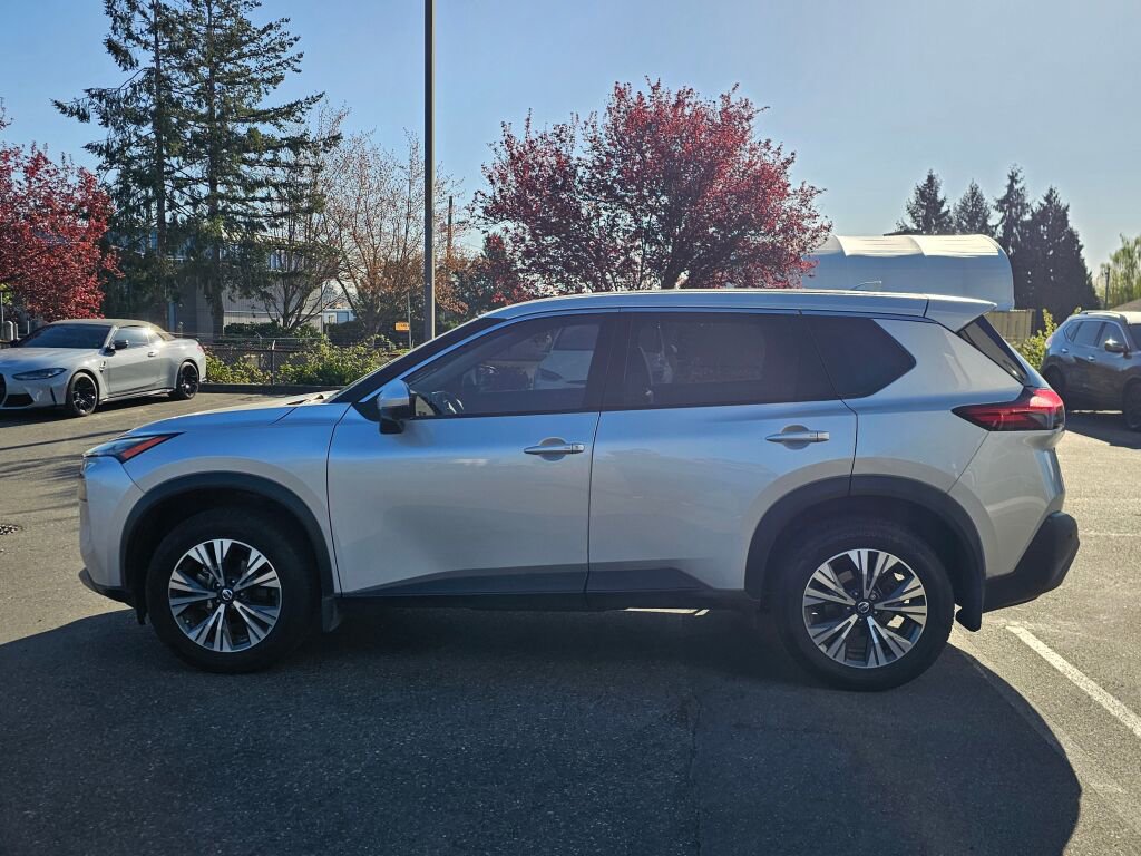 Used 2021 Nissan Rogue SV image 4