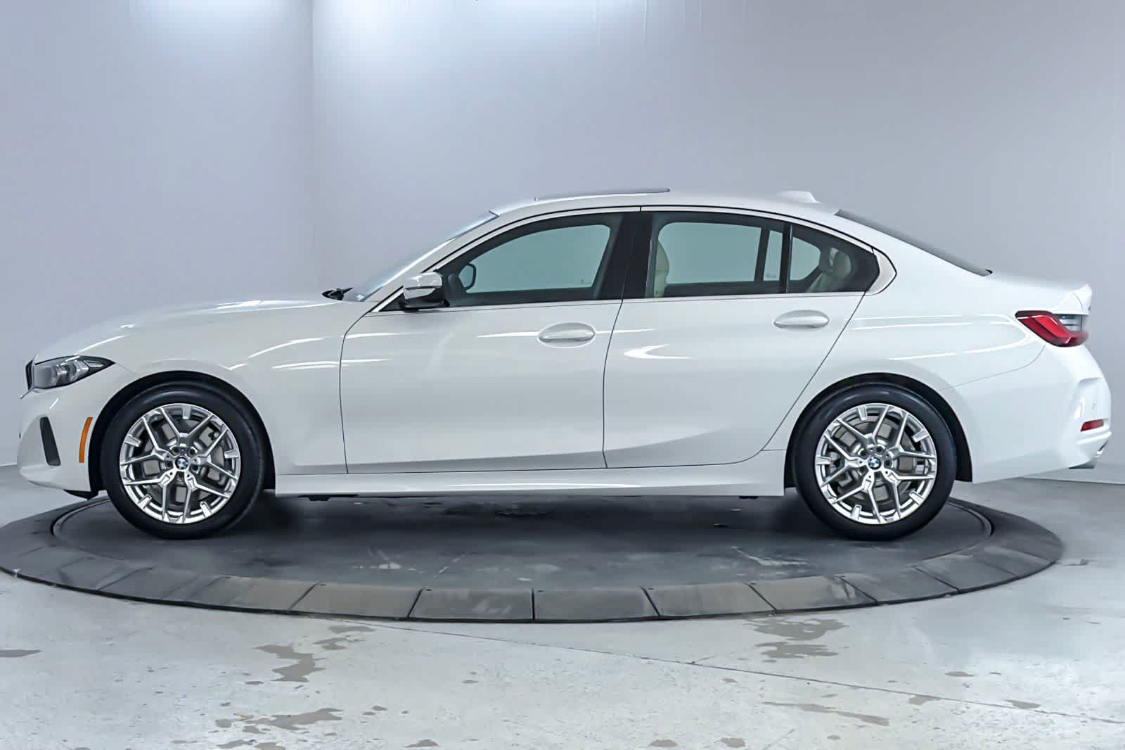Used 2026 BMW 330i xDrive Sedan w/ Premium Package AWD/4WD image 5