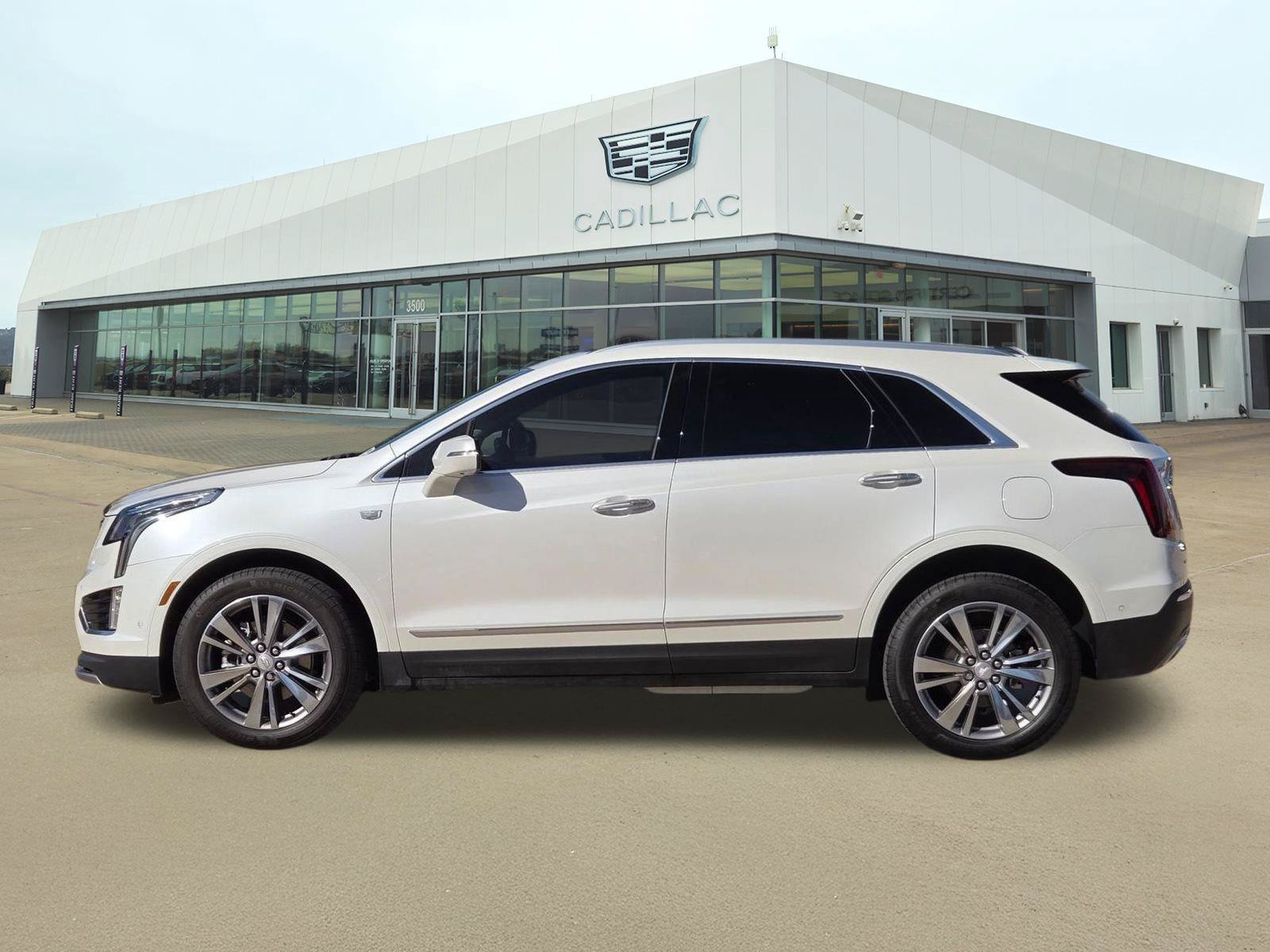 New 2026 Cadillac XT5 Premium Luxury w/ Driver Assist Package AWD/4WD image 3