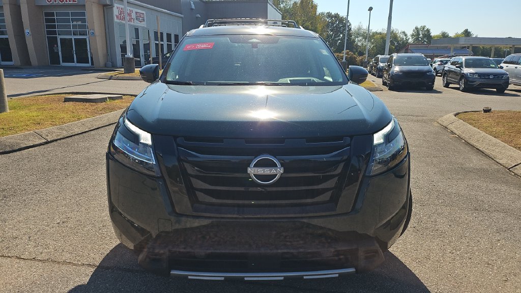 Certified 2025 Nissan Pathfinder Platinum w/ Black Appearance Package AWD/4WD image 22