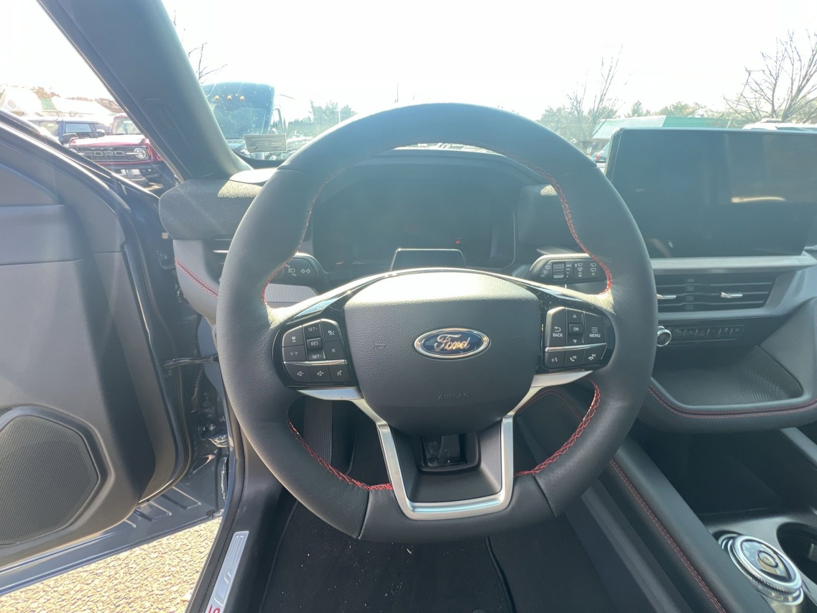 New 2026 Ford Explorer ST-Line w/ ST-Line Street Pack image 16