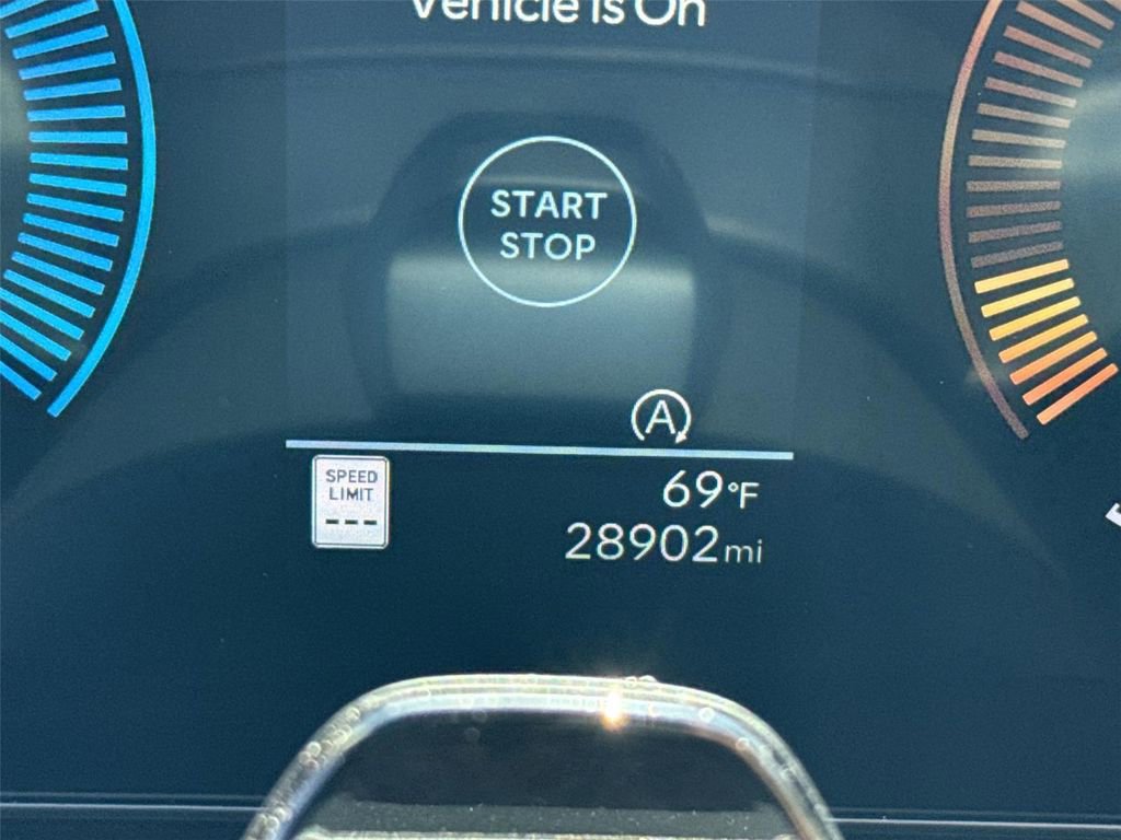 Used 2025 Hyundai Santa Fe SEL AWD/4WD image 11