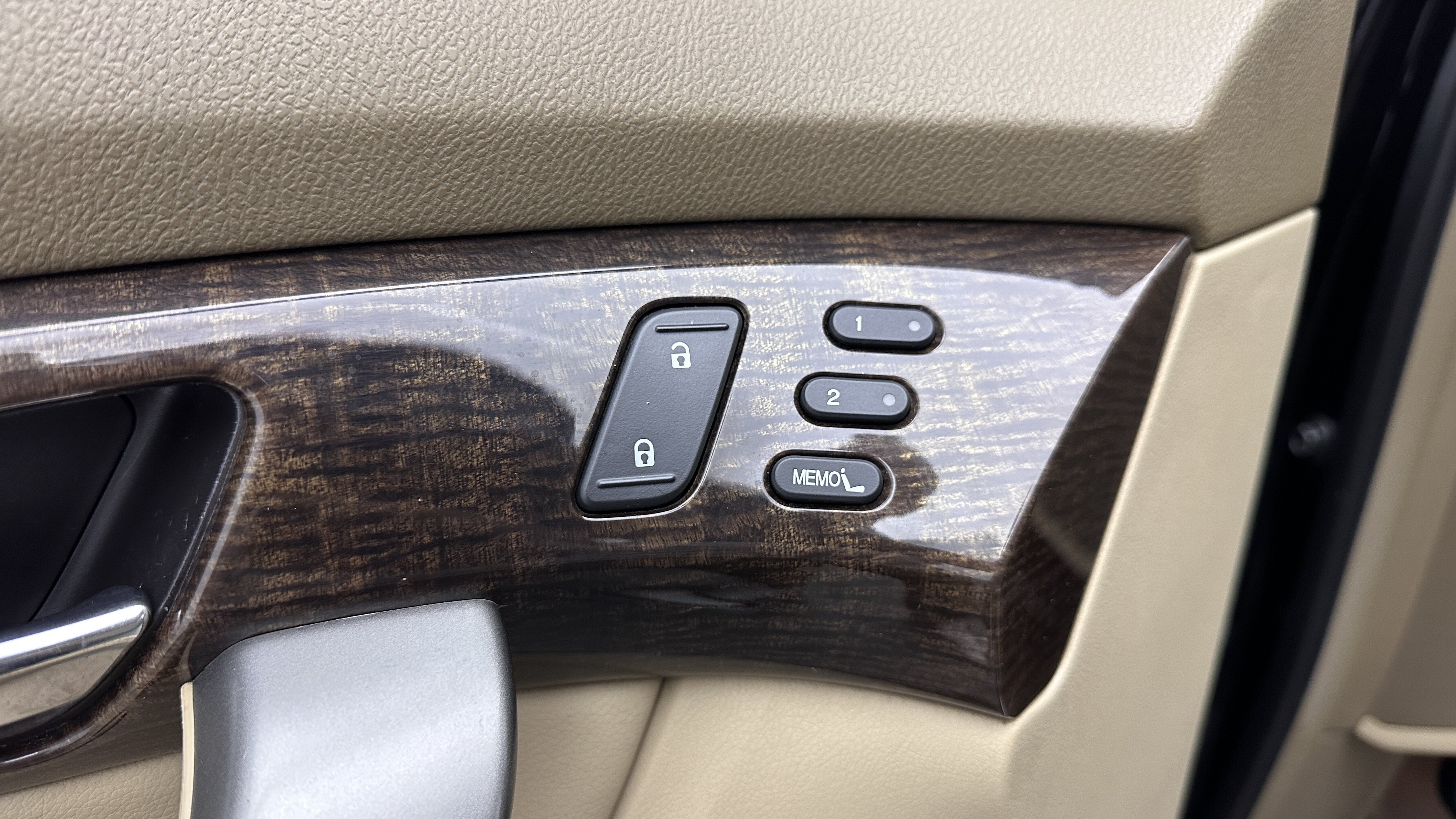 Used 2011 Acura MDX w/ Technology Package AWD/4WD image 13