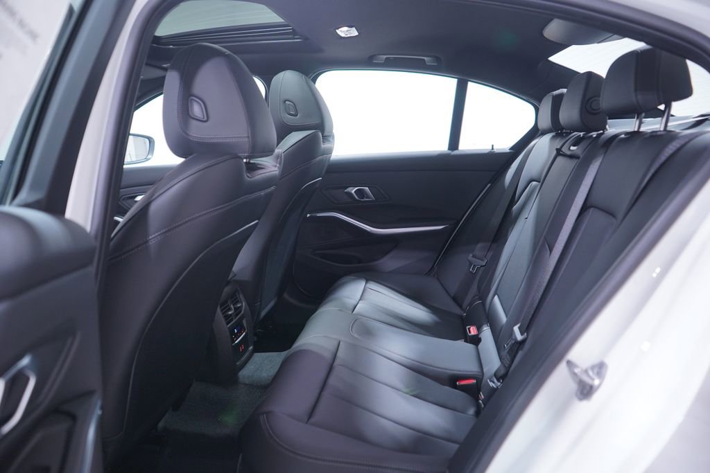 New 2026 BMW 330i Sedan image 9