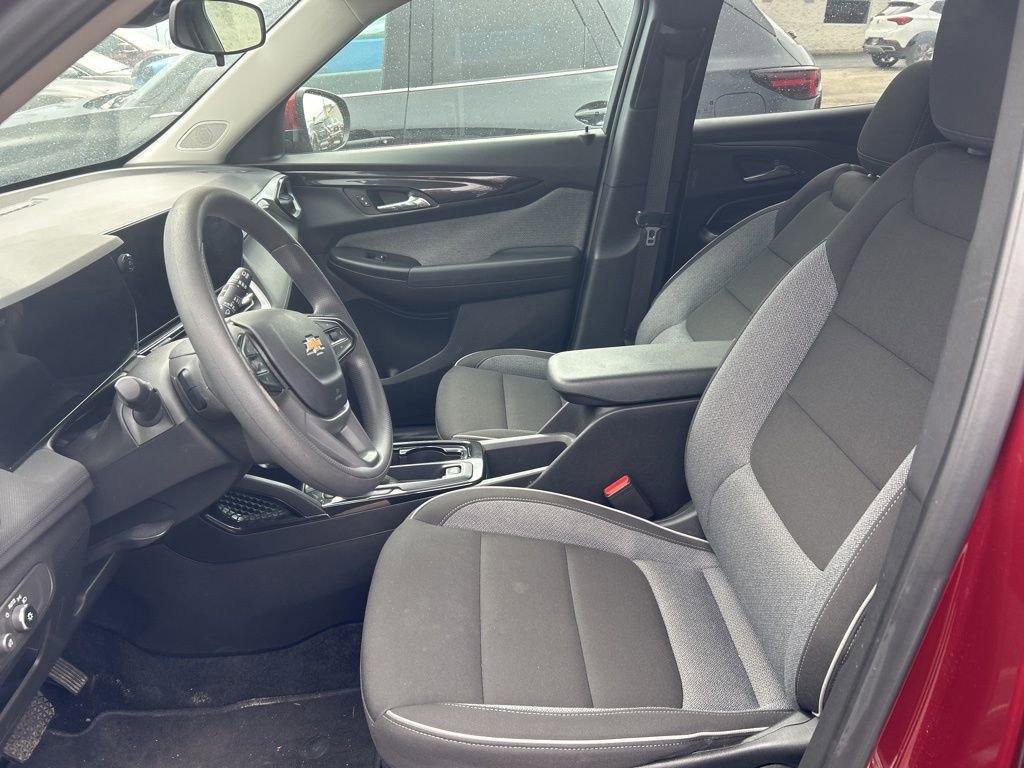 Used 2025 Chevrolet TrailBlazer LT image 9