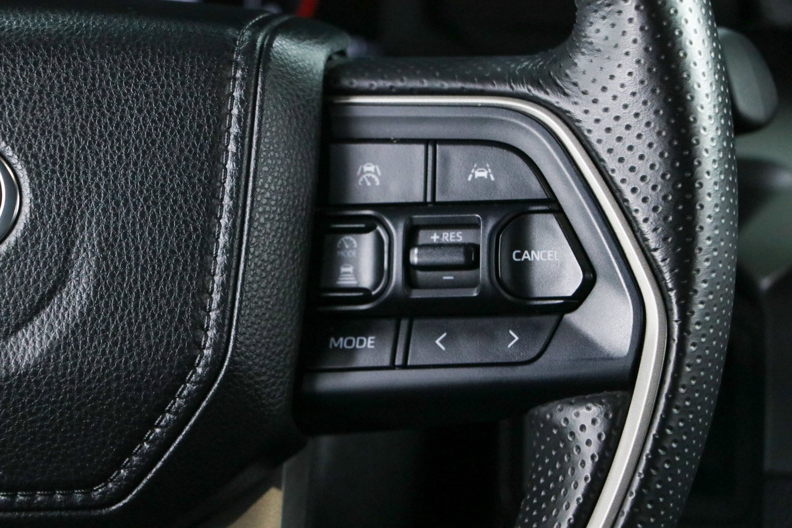 Used 2025 Toyota 4Runner TRD Sport AWD/4WD image 15