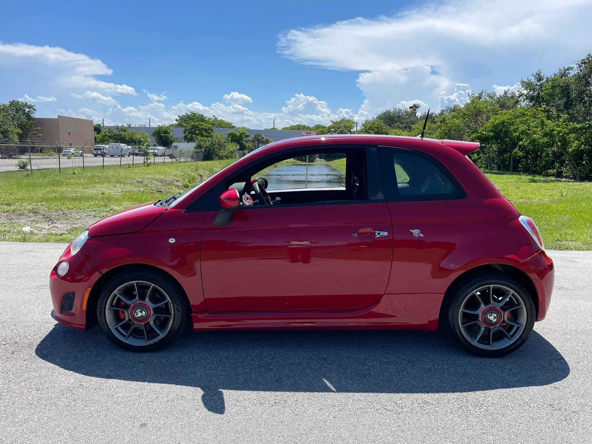 Used 2015 FIAT 500 Abarth FWD image 7