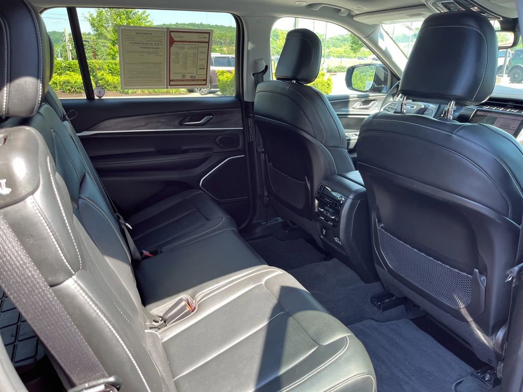 Used 2022 Jeep Grand Cherokee L Limited AWD/4WD image 25
