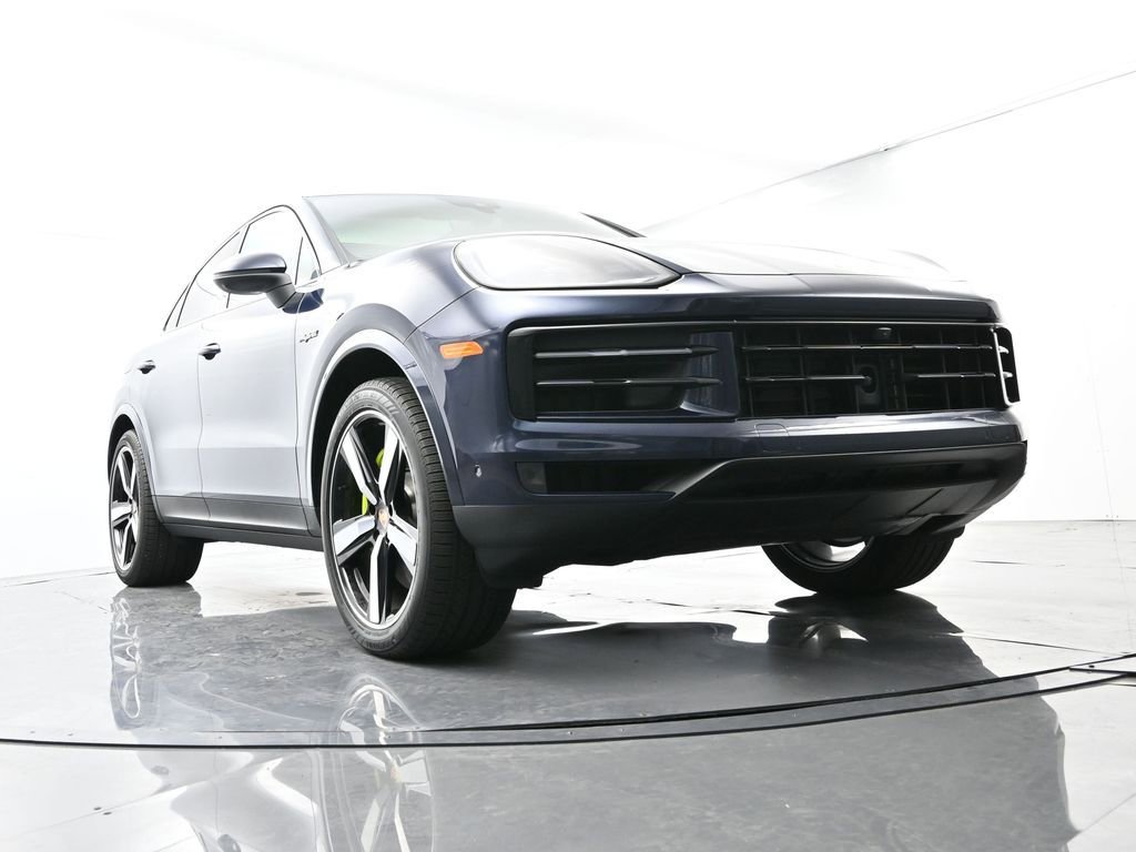 Certified 2025 Porsche Cayenne E-Hybrid Coupe image 54