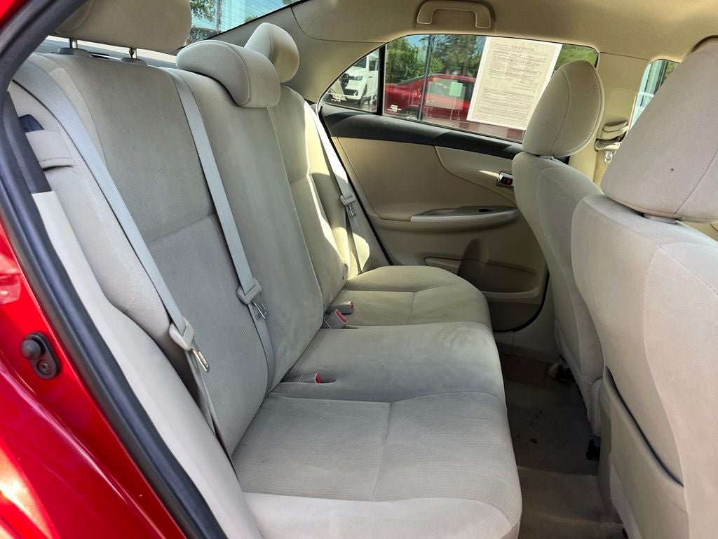 Used 2013 Toyota Corolla LE FWD image 16