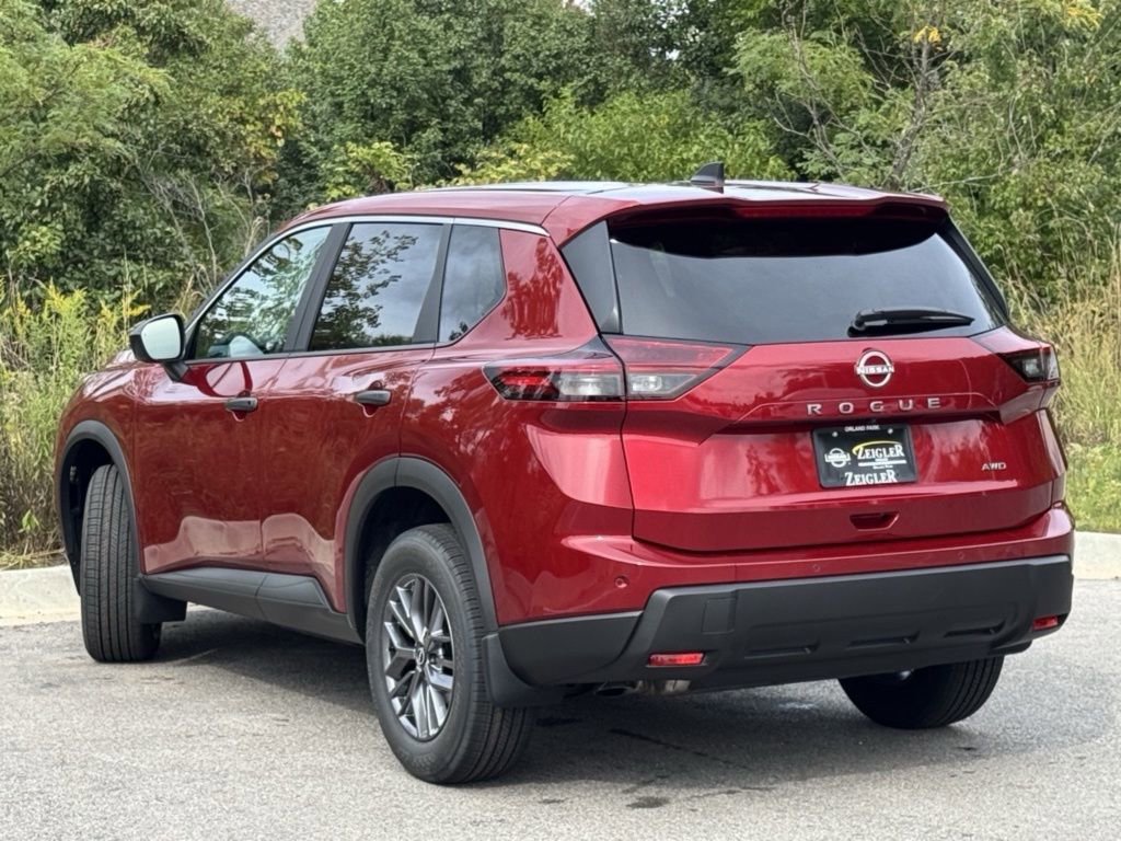 Certified 2025 Nissan Rogue S image 4