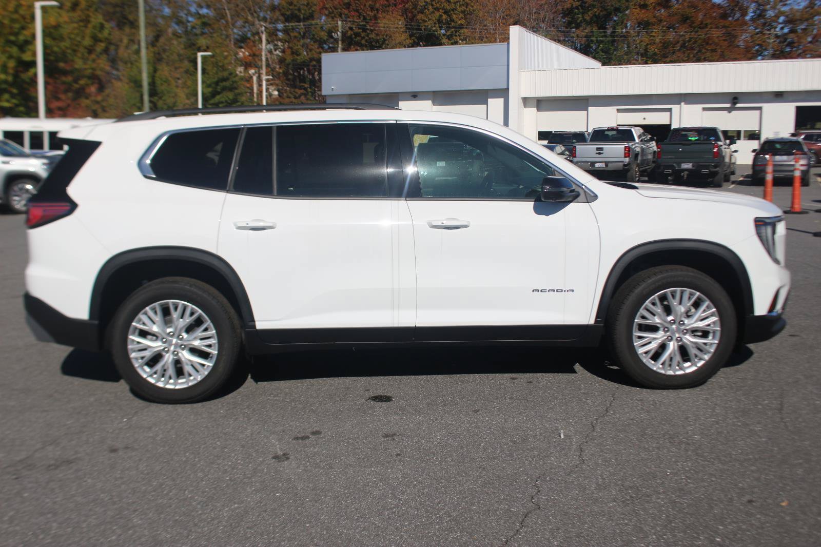 New 2025 GMC Acadia Elevation w/ Elevation Premium Package FWD image 8