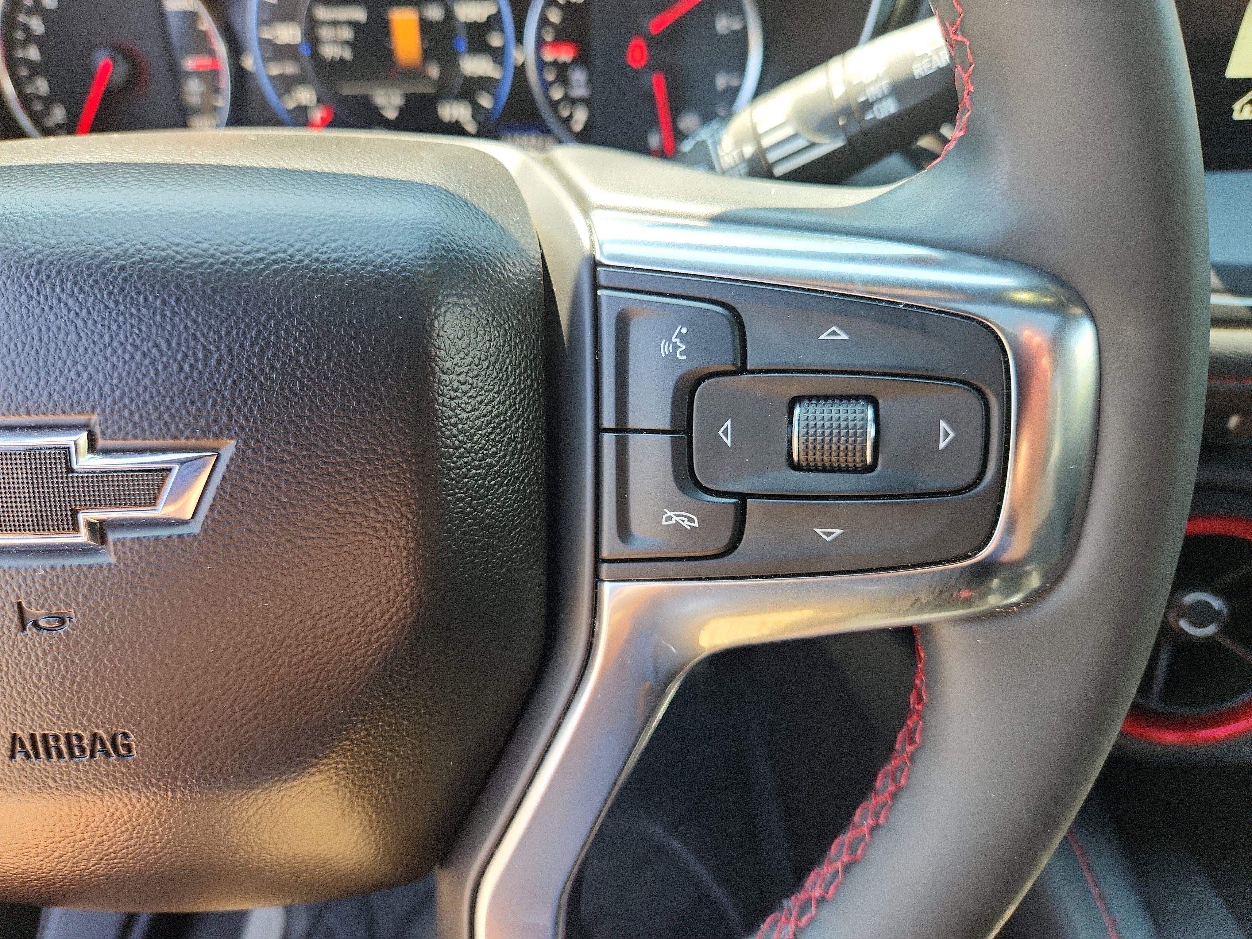 Used 2025 Chevrolet Blazer RS w/ Driver Confidence II Package image 31