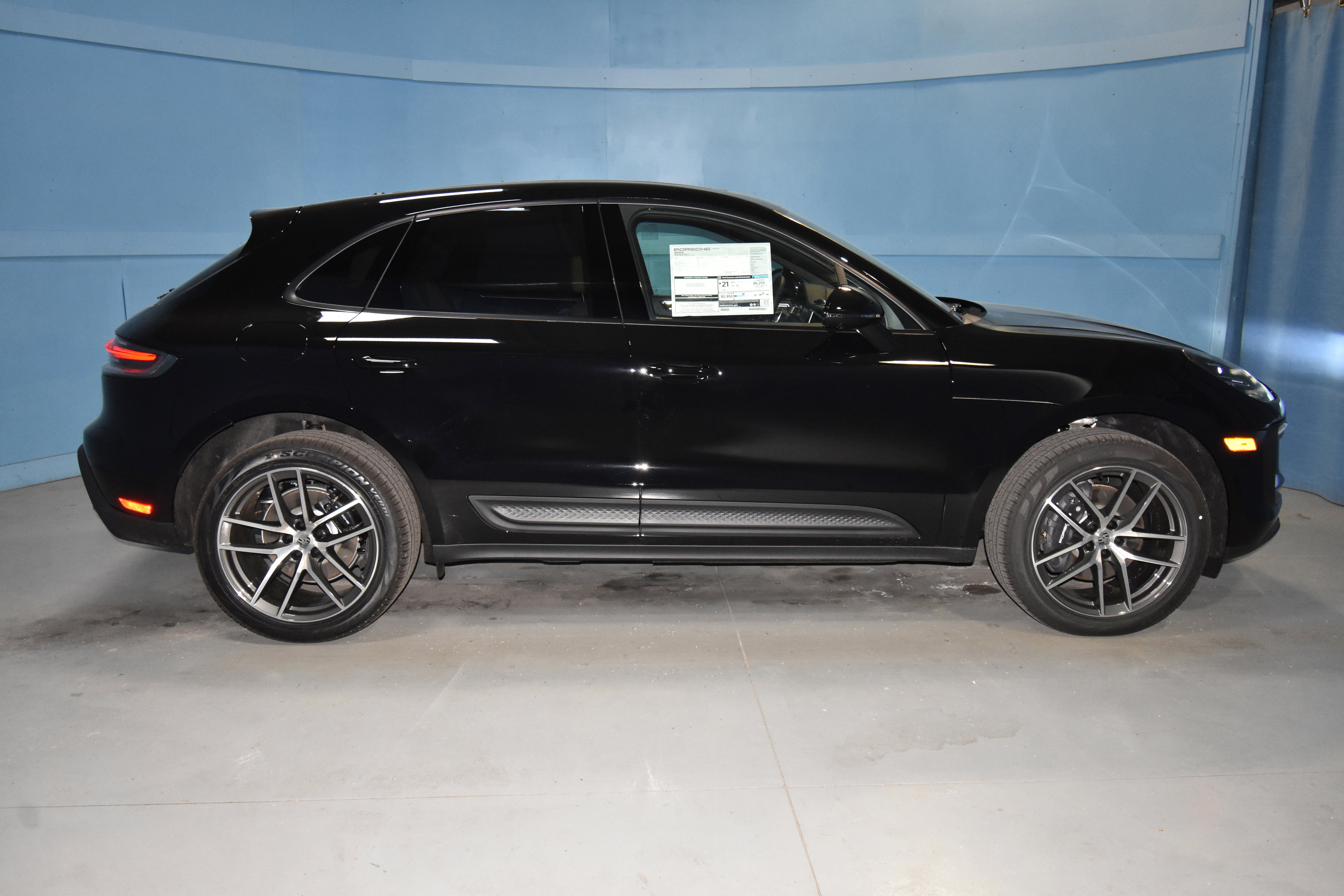 New 2026 Porsche Macan image 23