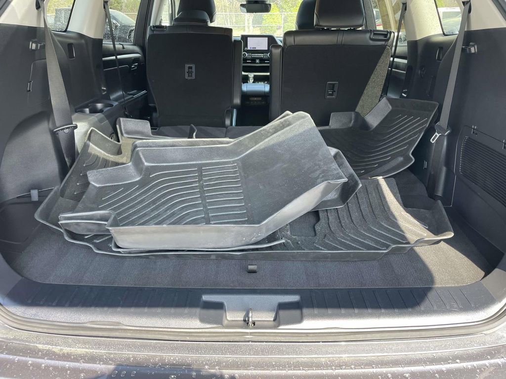 Used 2023 Toyota Highlander XLE image 49