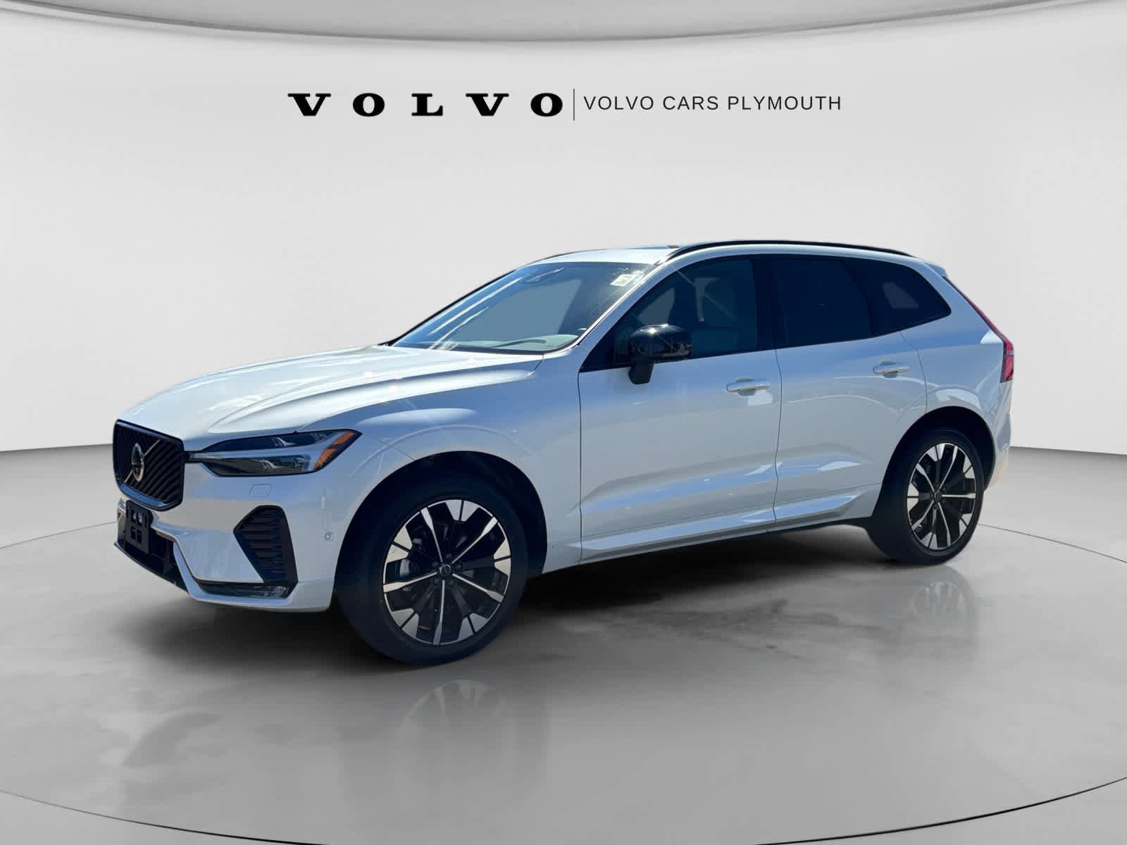 Used 2026 Volvo XC60 B5 Plus AWD/4WD image 3