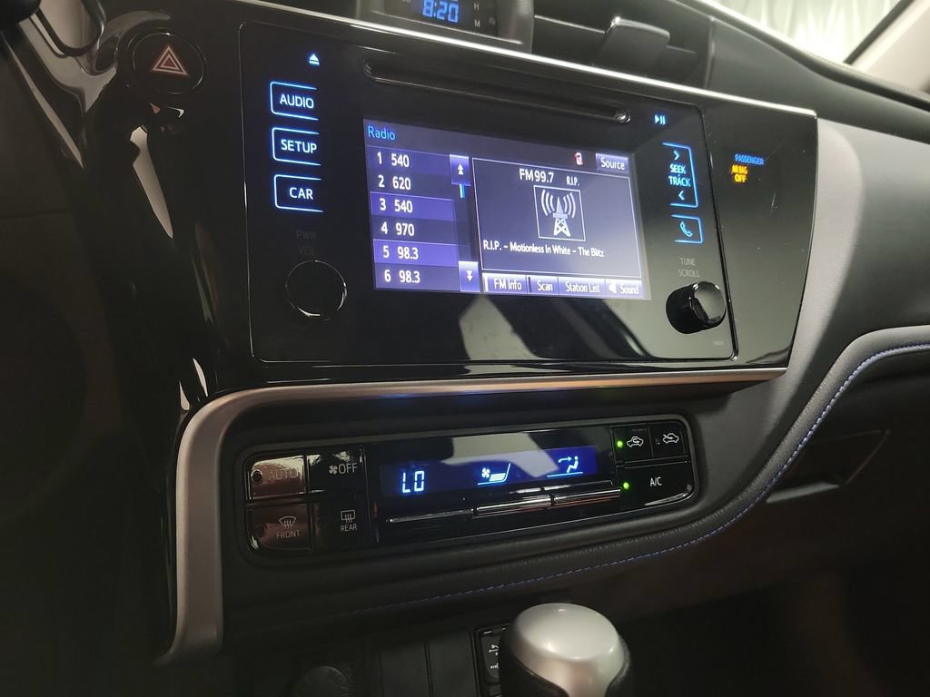 Used 2018 Toyota Corolla SE FWD image 17