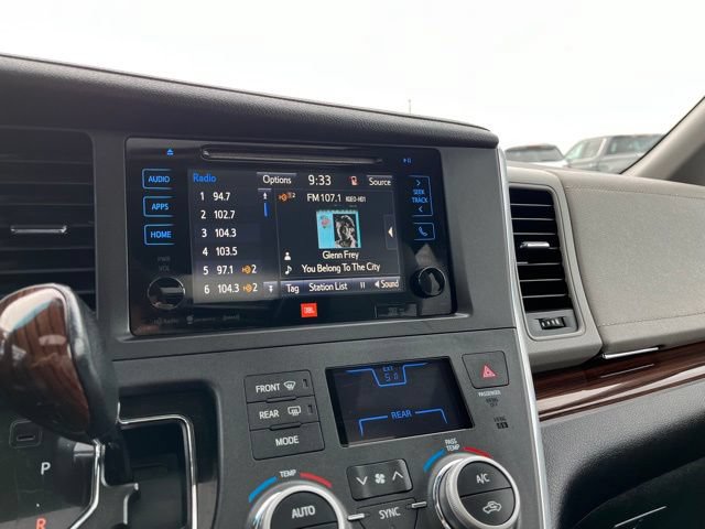 Used 2017 Toyota Sienna Limited FWD image 50
