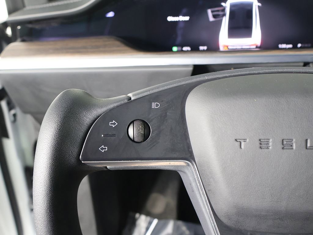 Used 2023 Tesla Model X image 32