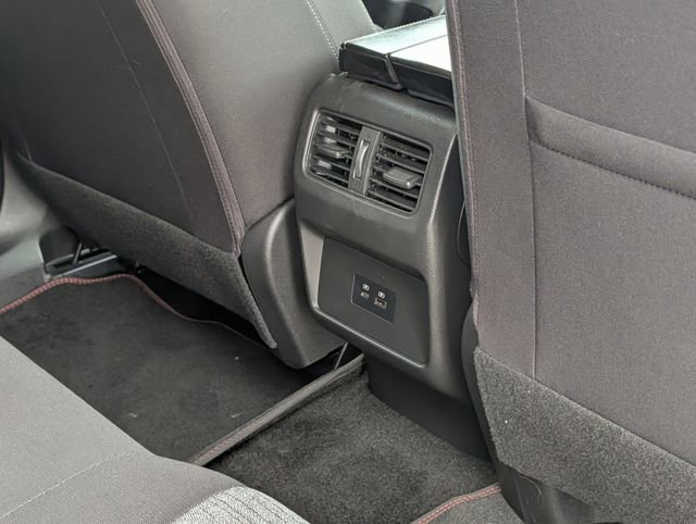 Used 2023 Nissan Rogue SV image 30