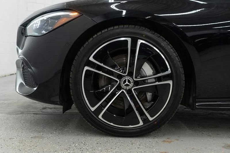 Used 2025 Mercedes-Benz CLE 300 4MATIC Coupe image 33