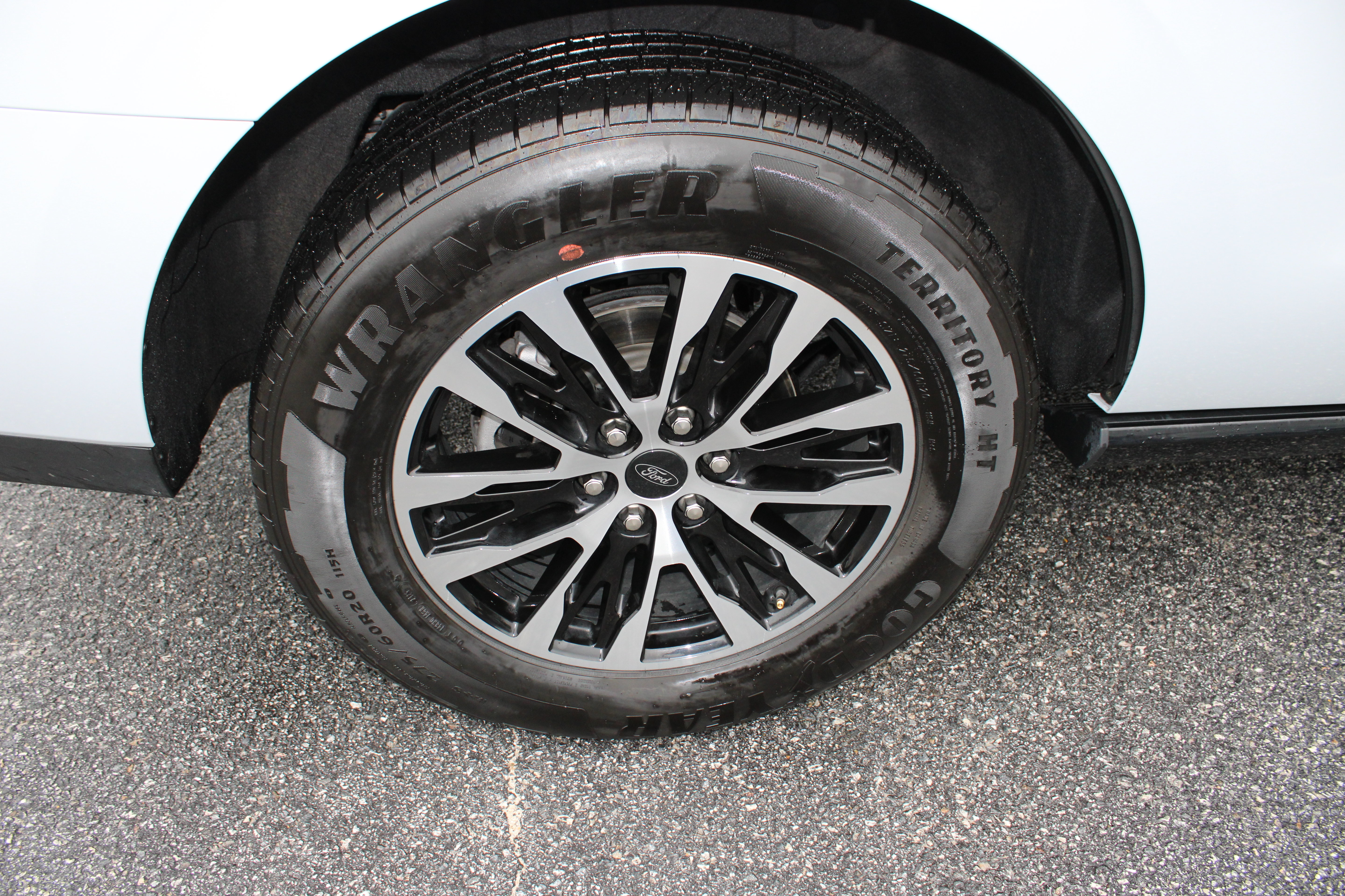 Used 2025 Ford Expedition Platinum AWD/4WD image 12