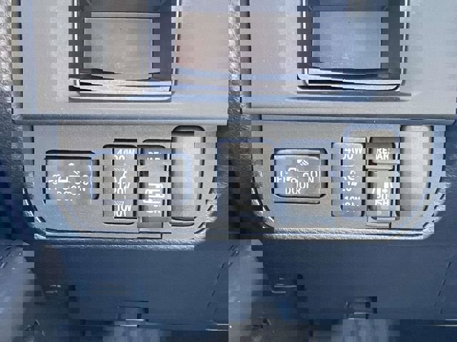 Used 2017 Toyota Tacoma TRD Sport w/ Tow Package (A/T) image 34