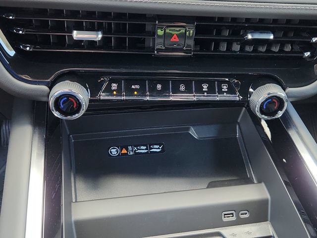 New 2026 Chevrolet Suburban LT w/ Comfort Package AWD/4WD image 31