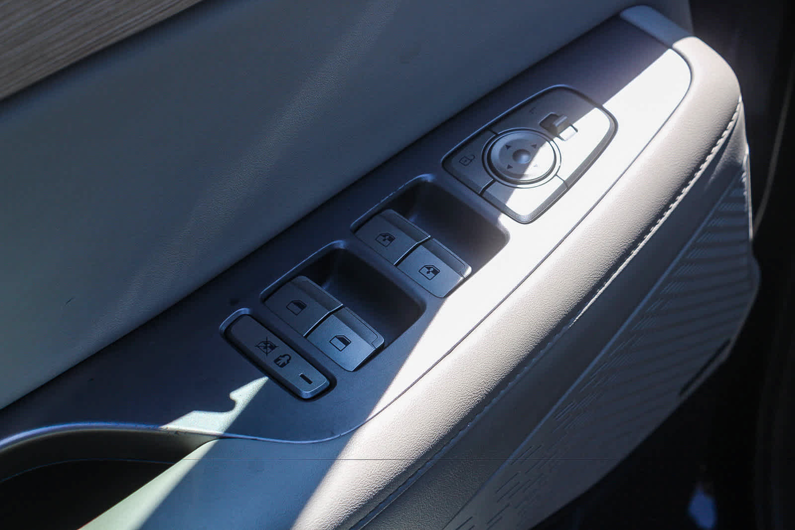 Certified 2024 Hyundai Palisade Limited FWD image 26