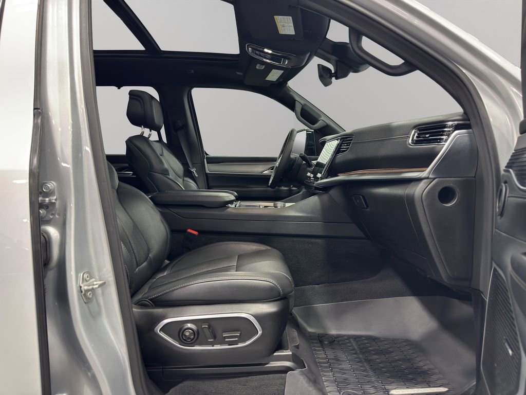 Used 2024 Jeep Wagoneer Series II w/ Convenience Group I image 11