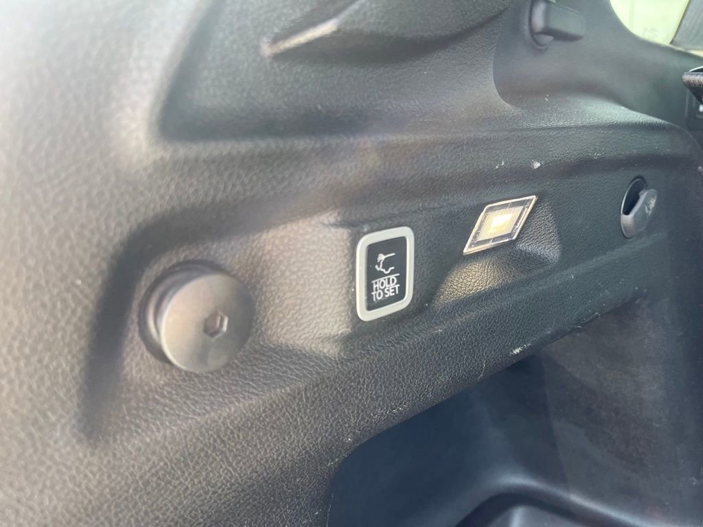 Used 2024 Jeep Grand Cherokee L Limited w/ Luxury Tech Group II image 33