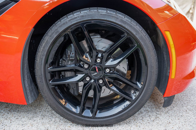 Used 2019 Chevrolet Corvette Stingray Coupe w/ Carbon Flash Badge Package image 85