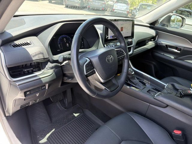 Certified 2024 Toyota Grand Highlander FWD image 12