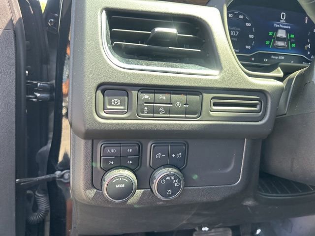 Used 2024 Chevrolet Suburban Premier image 17