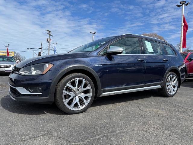 Used 2017 Volkswagen Golf Alltrack SE image 3