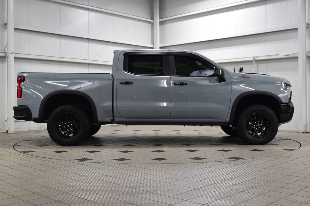 Used 2024 Chevrolet Silverado 1500 ZR2 w/ Technology Package AWD/4WD image 9