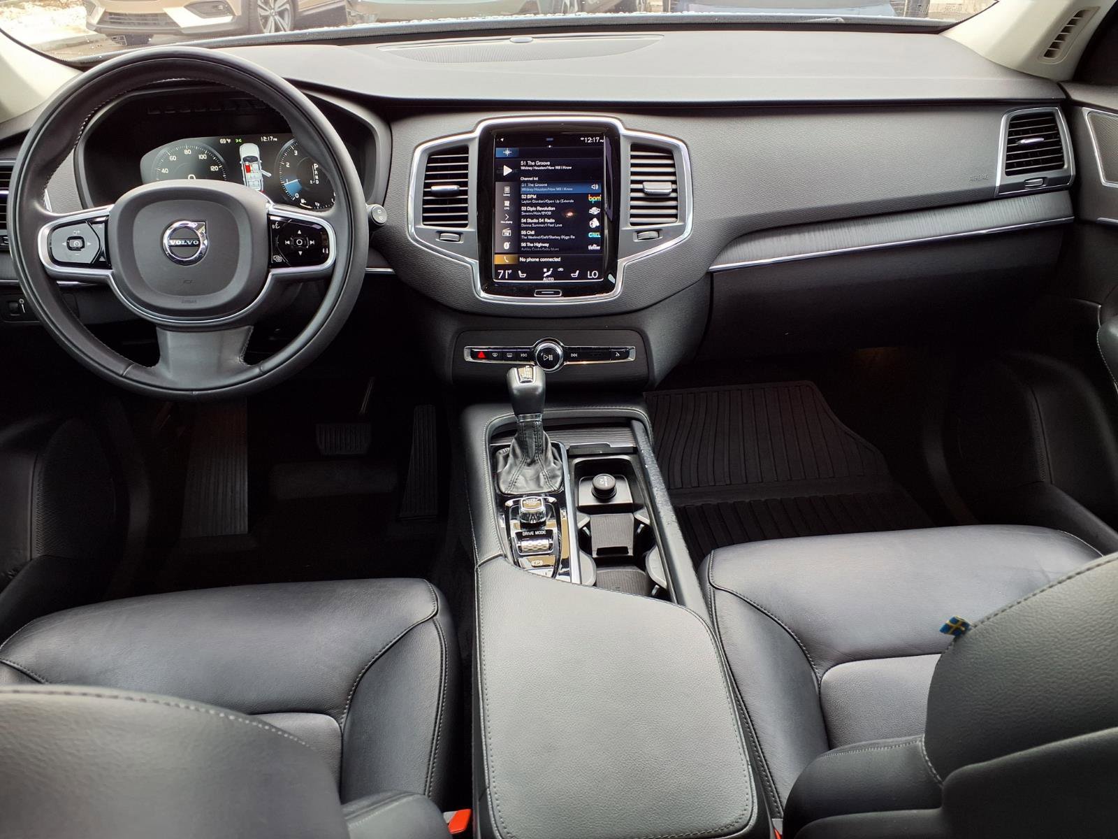 Used 2020 Volvo XC90 T5 Momentum w/ Protection Package Premier image 17