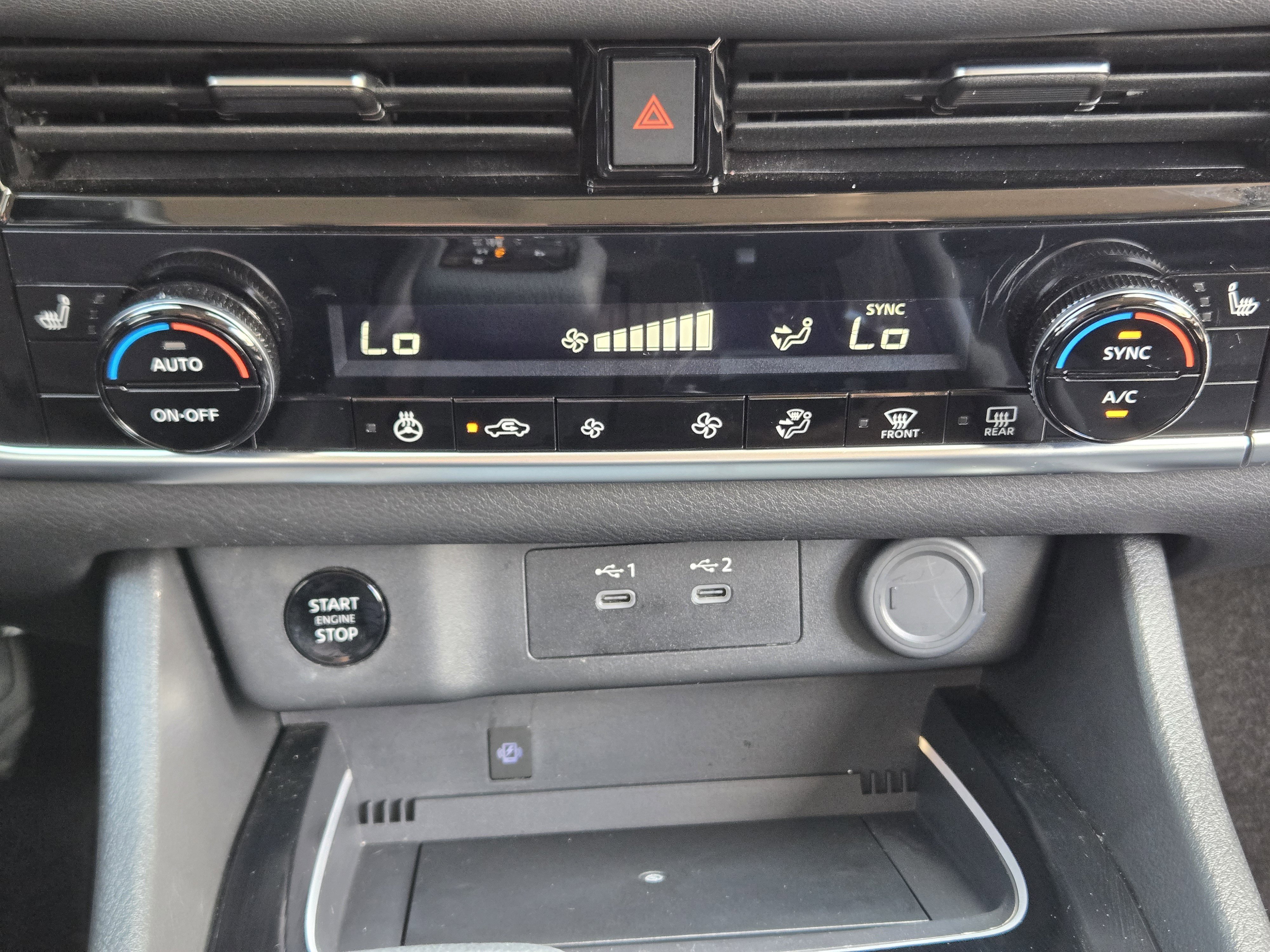 Used 2024 Nissan Rogue SL image 19