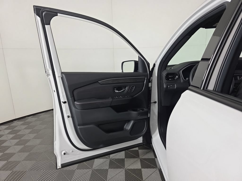 Used 2026 Honda Pilot Black Edition image 22
