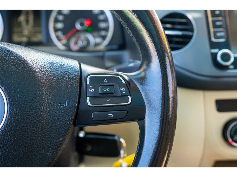 Used 2013 Volkswagen Tiguan S FWD image 19