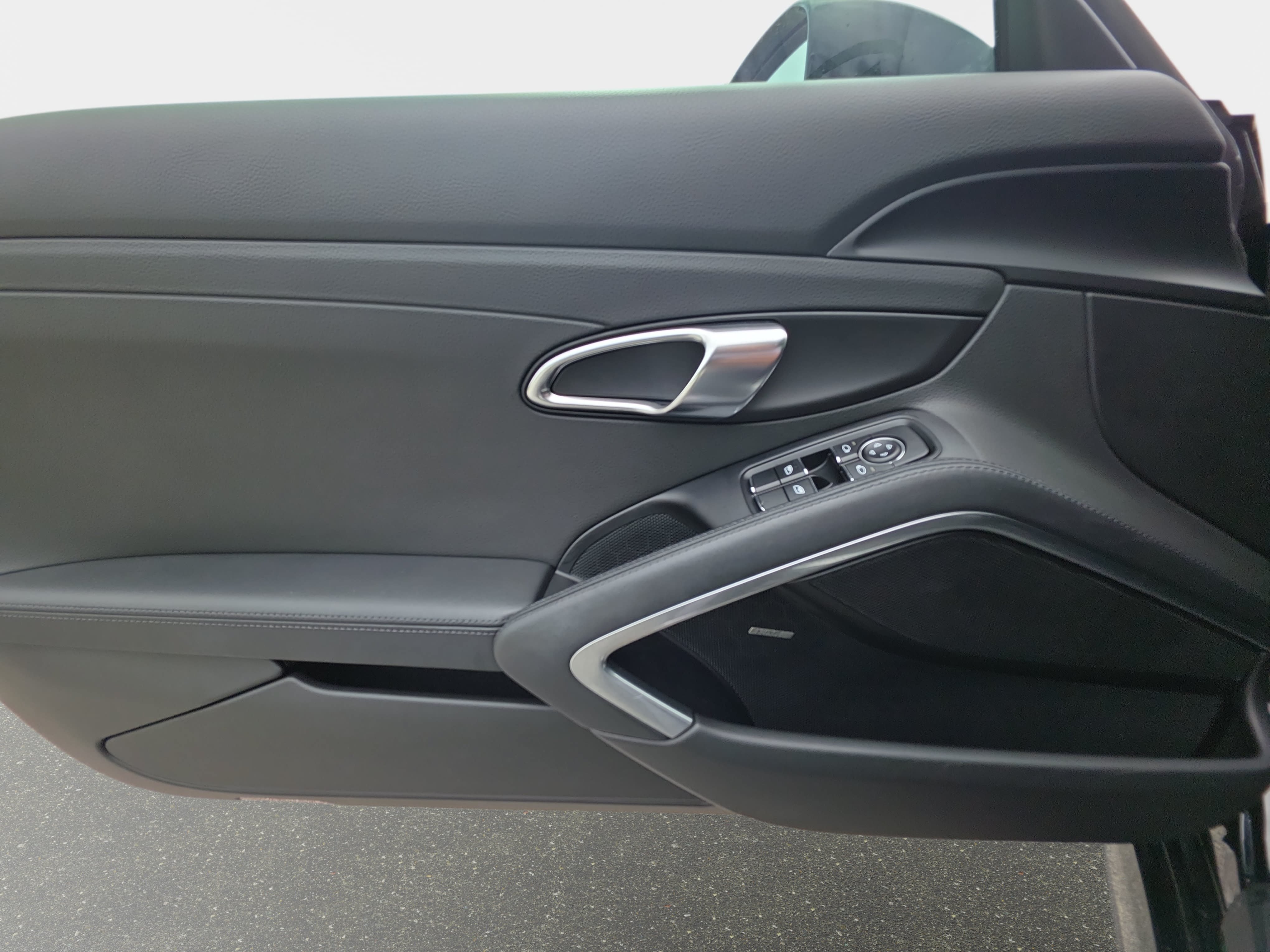 Used 2018 Porsche 718 Cayman S RWD image 25
